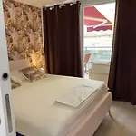 Ylona Apartment