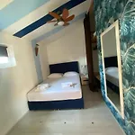 Ylona Apartment Primosten