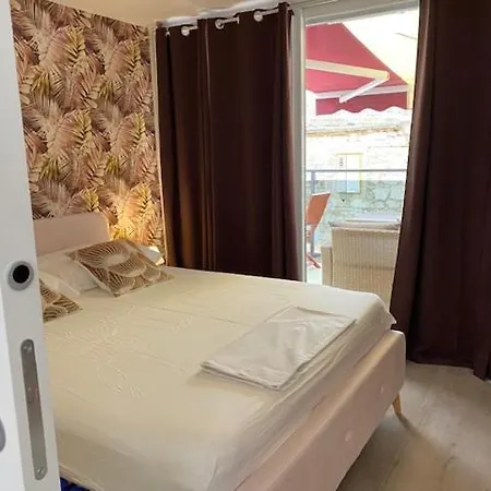 Villa Ylona Apartman