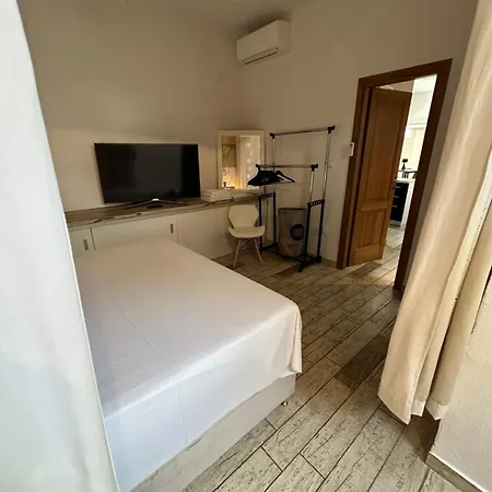 Ylona Apartamento *