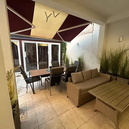 Villa Ylona Apartman *