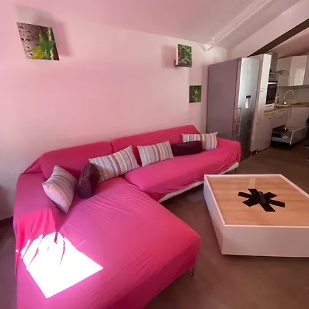 Villa Ylona Apartman *