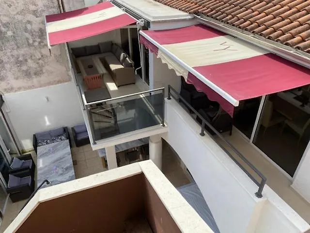 Ylona Apartamento Primošten